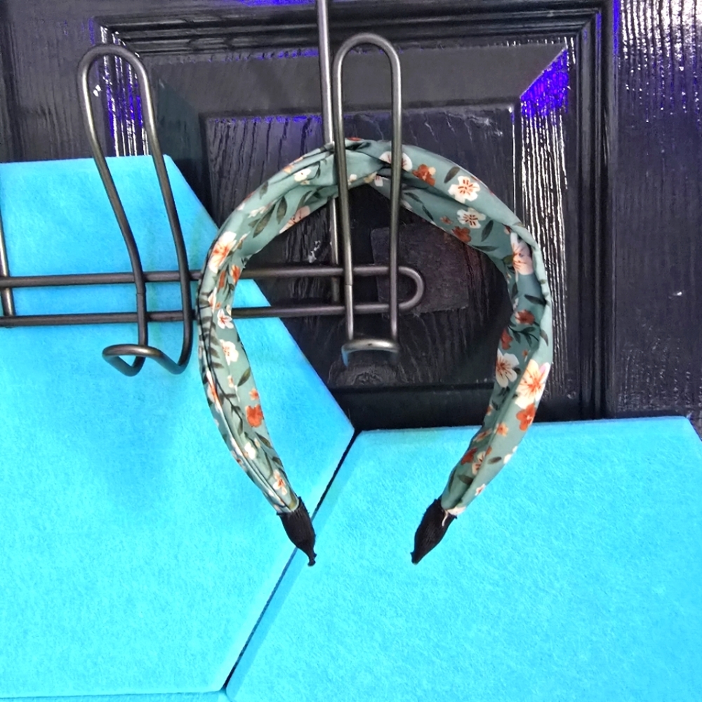 Headband free with bundle